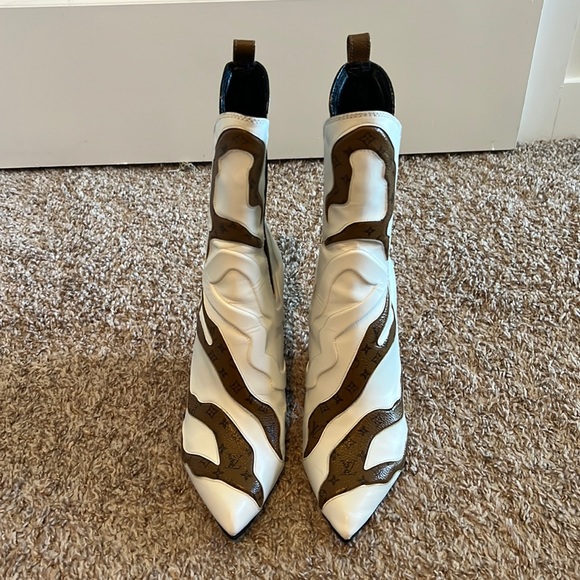 Louis Vuitton Shoes - Louis Vuitton white cowboy boots
